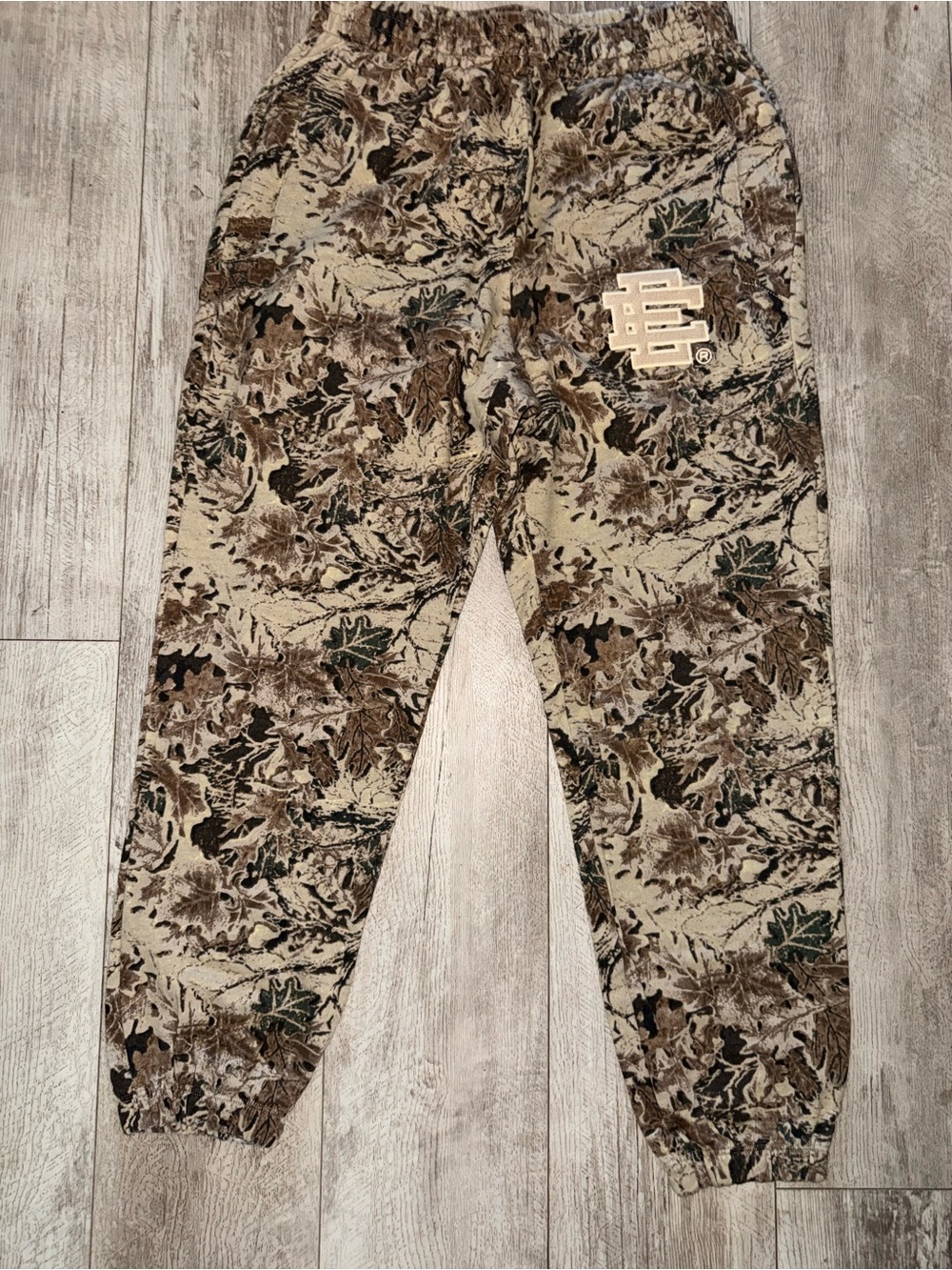 Eric Emanuel EE Leafy Camo Sweatpants L NWOT